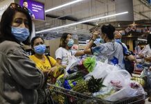 Jelang Lockdown, Warga Malaysia Panic Buying!