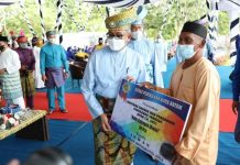 134 Nelayan Batam Terima Bantuan Peralatan Tangkap Ikan