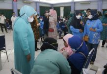 Wagub Marlin Imbau Orangtua Dampingi Anak Divaksin Covid-19