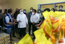 Wagub Marlin Serahkan Bantuan Minyak Goreng