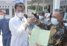 read news – Wako Dan BPN Batam Serahkan 250 Sertifikat Gratis untuk Warga Pulau Karas Galang