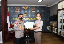 read news – Kapolresta Terima Sertifikat Asli Hak Pakai Aset Polresta Barelang