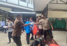 read news – Polresta Bagikan Paket Makanan Kepada Jamaah Masjid Jihadul Muharram