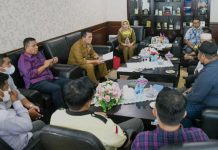 read news – Gubernur minta Aparat Desa Tidak berpolitik praktis