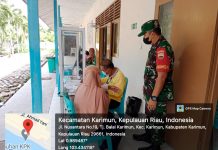 read news – Sertu Misman, Babinsa Koramil 01/Balai Dampingi Pelaksanaan Vaksinasi Di Puskesmas Balai