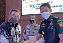 read news – Cegah Penyelundupan Benih Lobster, BC Batam Raih Penghargaan KKP