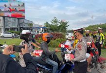 read news – Satlantas Polresta Barelang Berbagi Kebaikan Jelang Hari Raya Idul Fitri 1443H