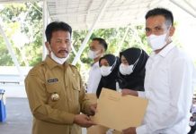 read news – Serahkan 653 SK Guru PPPK, Rudi Berharap Pendidikan Semakin Baik