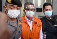 read news -Bupati Bintan Nonaktif Apri Sujadi Divonis Lima Tahun Penjara