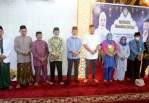 read news – Ringankan Beban Sambut Lebaran, Wako Rudi dan Marlin Bagikan Bingkisan