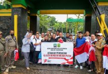 read news – Gubernur Ansar dan ICMI Bagikan 1500 Bendera Merah Putih di Tanjungpinang