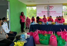 read news – Bhayangkari Polda Kepri Bagikan Sembako ke Warga Pulau Caros