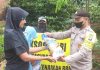 read news – Lansia dan Warga Kurang Mampu di Batuampar dapat Bantuan Sembako