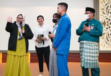 read news – Marlin Agustina Buka Ruang Diskusi dalan Literasi Digital SMAN 1 Batam