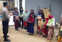read news – Polsek Batu Ampar Salurkan Baksos Kepada Masyarakat Kurang Mampu
