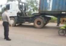 read news- Personil Samaptha Polsek Batu Ampar Atur Jalan saat Macet