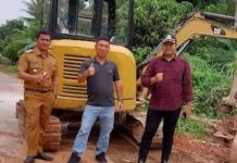 read news – Sempat Ambles, Jalan di Tiban Baru Mulai Diperbaiki