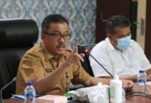 read news – Suhu Politik Perlahan Meningkat, Ini Pesan Jefridin ke ASN Setdakop Batam, Jefridin berpesan, jelang tahun politik, jangan sampai ASN terlibat dalam dunia politik. Hal itu disampaikannya Selasa (4/10/2022) bahwa netralitas itu adalah hal mutlak yang harus dipatuhi. (Foto: muhammad amin-batamtv.com)