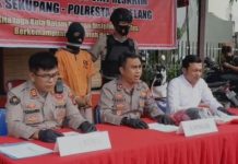 read news – Diduga Berbuat Cabul , Polsek Sekupang Bekuk Pemuda di Kos-kosan Kapolsek Sekupang, Kompol Yudha Suryawardhana saat ekspose kasus pencabulan di Mapolske Sekupang (10/10/2022) (F: muhammad amin-batamtv.com)