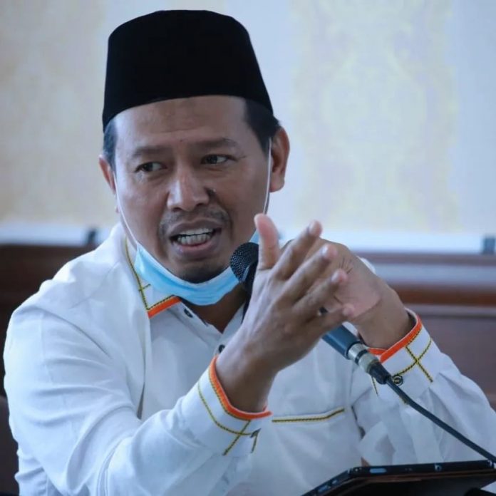 Anggota Komisi 3 DPRD Kepri Yusuf SMn MM, Kamis (13/10/2022) mengatakan sudah mengusulkan perbaikan jalan yang dinilai berbahaya. dengan melakukan pelandaian. (F: muhammad amin - batamtv.com)