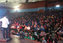 read news – Generasi Milenial Batam Harus Melek Teknologi Walikota Batam HM Rudi saat memotivasi mahasiswa yang ikut literasi digital Kamis (13/10/2022) di Sumatra Promotion Centre. (F: abyaqsa ra - batamtv.com)