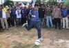 read news – Dibangun di Temenggung Abdul Jamal, Batam bakal Miliki Stadion Mewah Walikota Batam, HM Rudi (menendang bola) di pembukaan Turnamen Sepak Bola Geger Kepri Cup 2022 di lapangan Bola Muhammad Tahir, Bengkong Laut, Sabtu (15/10/2022). (Foto : abyaqsa - batamtv.com)