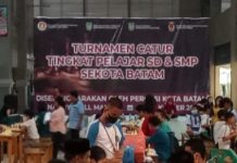 read news – Demi Even Nasional, Batam Butuh Banyak Bibit Pecatur Suasana turnamen catur antar pelajar yang bekerjasama dengan Disdik Kota Batam, Dispora Kota Batam dan KONI Batam, Jumat-Sabtu (7-8/10/2022) . Even ini diikuti oleh 180 pelajar, (F: muhammad amin-batamtv.com)