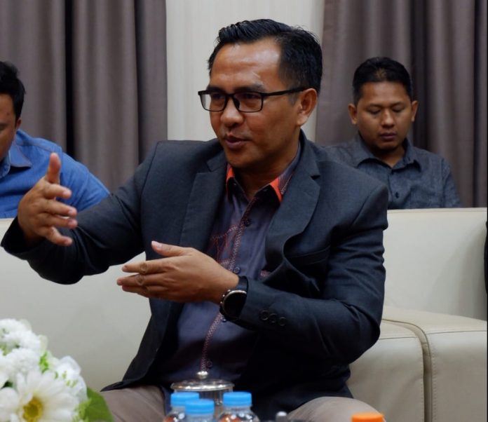 Ketua Komisi II DPRD Kepulauan Riau, Wahyu Wahyudin meminta Dinas Pariwisata Kepri dan Kota Batam untuk membantu mempromosikan kawasan wisata kuliner di Tanjungpiayu Jumat (7/10/2022) . Permintaan mempromosikan wisata kuliner Piayu Laut, Seibeduk, ini untuk meningkatkan pendapatan warga yang bergelut di pariwisata. Ketua Komisi II DPRD Kepulauan Riau, Wahyu Wahyudin meminta Dinas Pariwisata Kepri dan Kota Batam untuk membantu mempromosikan kawasan wisata kuliner di Tanjungpiayu Jumat (7/10/2022) . Permintaan mempromosikan wisata kuliner Piayu Laut, Seibeduk, ini untuk meningkatkan pendapatan warga yang bergelut di pariwisata.