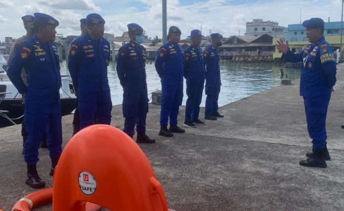 Satpolairud gelar Pelatihan SAR dalam rangka meningkatkan kemampuan personel agar lebih baik dalam menanggulangi korban bencana alam, Selasa (11/10/2022). (fOTO : dwi susilo-batamtv.com) Satpolairud gelar Pelatihan SAR dalam rangka meningkatkan kemampuan personel agar lebih baik dalam menanggulangi korban bencana alam, Selasa (11/10/2022). (fOTO : dwi susilo-batamtv.com)