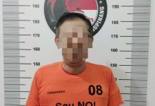 read news – Diduga Salahgunakan Narkoba, Dua Pria ini Dibekuk Polisi Salah satu tersangka berinisial AS yang pertamakali diamankan oleh Satres Narkoba pada Kamis (13/10/22) pukul 07.30 Wib. (Foto: dwi susilo - batamtv.com)