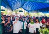 read news – 200 Penyandang Disabilitas, Yatim Piatu dan Lansia Terima Bantuan dari Pertani HKTI Kepri Wagub Kepri Marlin Agustina Rudi (ketiga dari kiri) didampingi Ketua Perempuan Tani HKTI Kepri, Rina Safitri usai memberikan sembako ke disabilitas dan lansia di Batuaji, Kamis (20/10/2022). (Foto : muhammad amin - batamtv.com)