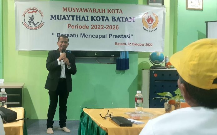 Haryanto terpilih secara aklamasi sebagai Ketua Pengkot Muaythai Indonesia Cabang Kota Batam Periode 2022-2026 dalam .Muskot Sabtu (22/10/2022) di Batam. (Foto : abyaqsa ra - batamtv.com) Haryanto terpilih secara aklamasi sebagai Ketua Pengkot Muaythai Indonesia Cabang Kota Batam Periode 2022-2026 dalam .Muskot Sabtu (22/10/2022) di Batam. (Foto : abyaqsa ra - batamtv.com)