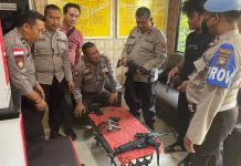 read news – Mendadak, Senjata Api dan Ruang Tahanan Polsek Lubukbaja Diperiksa Seperti inilah saat personil dari bagian Provos melakukan pengecekan senpi para anggota Polsek Lubukbaja, Kamis 27/10/2022) siang. (Foto : muhammad amin 0 batamtv.com,)