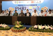 read news – Event PHRIFest Bakal Ramaikan Pariwisata Kota Batam Kepala Dinas Pariwisata Kota Batam, Ardiwinata saat membuka konferensi pers Kamis (27//102022) soal akan digelarnya PHRIfest di Kota Batam.November mendatang. (Foto : abyaqsa ra - batamtv.com)