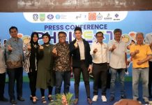 read news – Ketua PHRI Kepri Jimmi Ho Yakin Pariwisata bakal jadi Primadona lagi Ketua PHRI Kepri Jimmi Ho bersama dengan para pihak yang akan mensukseskan PHRI Fest dalam konferensi pers Kamis (27/10/2022) (Foto : muhammad amin - batamtv.com)