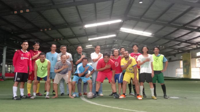 Inilah deratan pemain yang akan berlaga di Porwanas . Mereka diuji tanding dengan tim wartawan di Kepri, Sabtu, (29/10/2022). (Foto : muhammad amin - batamtv.com)