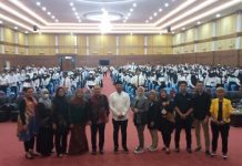 read news – Ini Sederet Pesan Cak Nur ke Mahasiswa Baru Uniba Ketua DPRD Batam, Nuryanto (tengah kemeja putih) saat mengisi Kuliah Umum di Uniba. Mahasiswa Baru ini mendengarkan motivasi dari Cak Nur Kamis (6/10/2022)- (F: muhammad amin-batamtv.com)