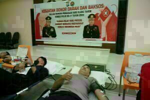 Seperti inilah suasana donor darah yang diikuti jajaran personil Polda Kepri dan jurnalis di Batam yang berlangsung Selasa (18/10/2022) . (F: muhammad amin-batamtv.com) Seperti inilah suasana donor darah yang diikuti jajaran personil Polda Kepri dan jurnalis di Batam yang berlangsung Selasa (18/10/2022) . (F: muhammad amin-batamtv.com)