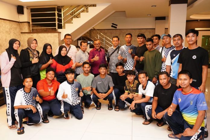 Tim Sepak Takraw asal kontingen Batam berhasil mendulang emas perdana pada Sabtu, (5/11/2022) (Foto : dwi susilo - batamtv.com)