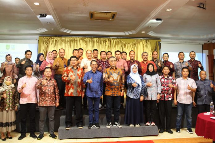 Amsakar Achmad, Wakil Walikota Batam  saat menerima kunjungan Wali Kota Jambi dan Rombongan saat Welcome Dinner Pemko Jambi dan Rombongan di Golden Prawn, Kamis (11/11/2022) malam. (foto : muhammad amin - batamtv.com)