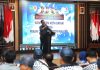 read news – 156 Medali Emas Hantar Batam Juara Umum Porprov V Kepri Wakil Walikota Batam, Amsakar Achmad saat menyambut kedatangan Kontingen Kota Batam, Minggu( 13/11/2022) yang berhasil kelurag sebagai Juara Umum Porprov V Kepri (Foto : muhammad amin)