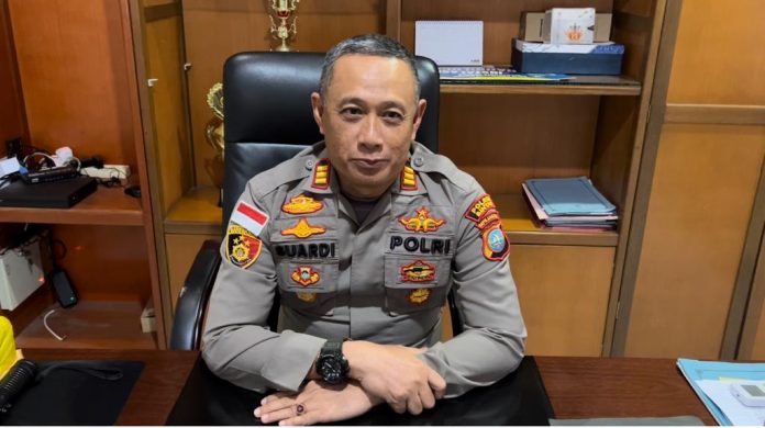 Kapolsek Bintan Timur AKP Suardi, menyebut kasus pemukulan yang dialami oleh warga sedang ditangani. (Foto : dwisusilo - batamtv.com Kapolsek Bintan Timur AKP Suardi, menyebut kasus pemukulan yang dialami oleh warga sedang ditangani. (Foto : dwisusilo - batamtv.com