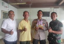 read news – Anggota Polda Kepri Sabet Empat Medali di Kejurnas Yogyakarta Direktorat Lalulintas Polda Kepri, Bripka Desjan Siallagan (kedua dari kanan) berhasil menjuarai open turnamen Kejuaraan Atletik Master Indonesia yang digelar oleh Persatuan Atletik Master Indonesia (PAMI) di Yogyakarta tanggal 28-29 Oktober 2022. (Foto : abyaqsa ra - batamtv.com)