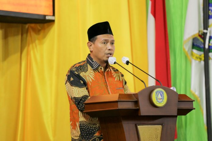 Anggota Komisi 3 DPRD Kepri Yusuf SMn MM, memaparkan hasil reses DPRD Dapil 5 , Senin (31/10/2022) (F: : dwi susilo - batamtv.com) Anggota KoAnggota Komisi 3 DPRD Kepri Yusuf SMn MM, memaparkan hasil reses DPRD Dapil 5 , Senin (31/10/2022) (F: : dwi susilo - batamtv.com)misi 3 DPRD Kepri Yusuf SMn MM, memaparkan hasil reses DPRD Dapil 5 , Senin (31/10/2022) (F: muhammad amin - batamtv.com)