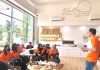 read news – Ini Dia Pelatihan Higienitas Sajian Kuliner di Batam Sebanyak 42 pelaku usaha kuliner di Batam praktek lapangan bagaimana cara penyajian kuliner yang baik dan higienis di Volla Social House Batam Kota, Jumat (04/11/2022).(Foto : abyaqsa ra - batamtv.com)