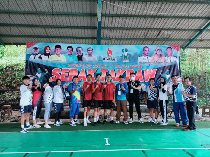 Tim takraw Batam hingga Rabu (8/11/2022) telah menyabet 4 medali emas. (Foto : dwi susilo - batamtv.com)