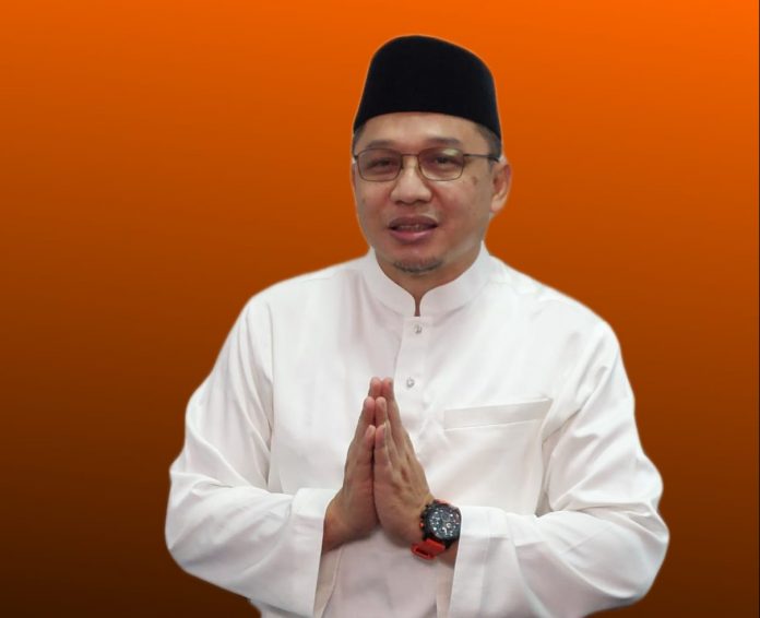 Di Hari Pahlawan  Politisi PKS Raden Hari Tjahyono  mengajak masyarakat Kepri meneladani pesan-pesan Raja Ali Haji yang tertuang dalam pasal demi pasal Gurindam 12. (Foto : muhammad amin - batamtv.com)