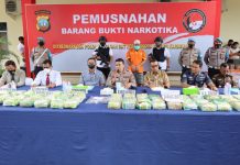 read news – 58 Kilogram Sabu Dimusnahkan di Polda Kepri Inilah tumpukan narkoba jenis sabu yang dimusnahkan di Polda Kepri, Kamis (10/11/2022) (Fopto : abyaqsa ra - batamtv.com)
