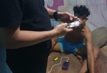 read news – Pemuda Ini Dibekuk Polisi, Kapolsek Lubukbaja: Sudah Beraksi 16 kali Terduga pencurian motor (R) saat diintrogasi polisi. DIa sudah melakukan pencurian sebanyak 16 motor. (Foto : muhammad amin - batamtv.com)