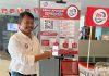 read news – PT Capella Dinamik Nusantara Persembahkan My Capella Aps Regional Head PT Capella Dinamik Nusantara Kepri, Harry Sutiono memperlihatkan aplikasi My Capella yang berisi aplikasi layanan kepada pelanggan Honda. (Foto : muhammad amin - batamtv.com).
